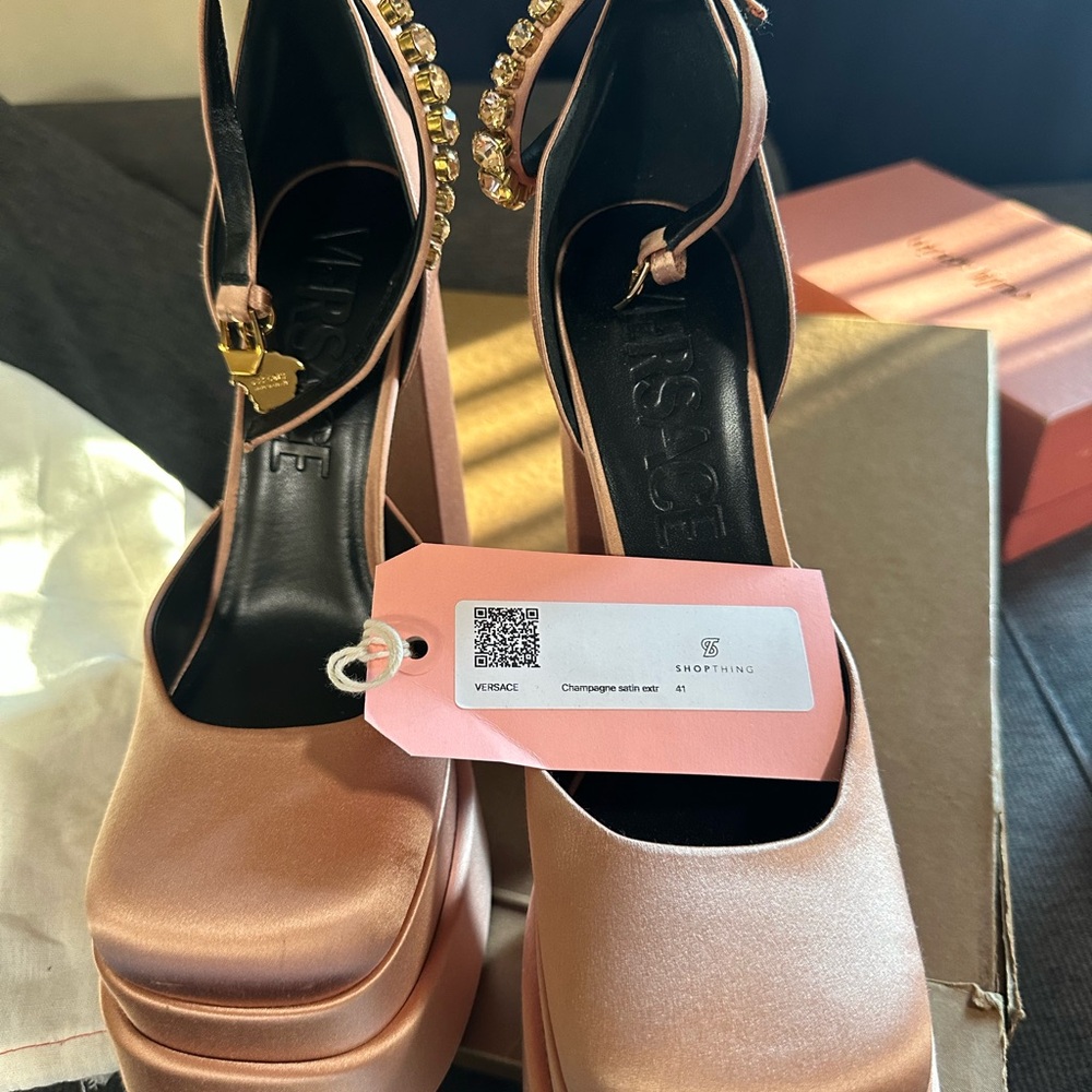 Versace platform heels - Picture 2 of 6